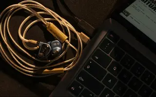 iFi cache un DAC et un ampli dans un simple câble USB-C pour IEM