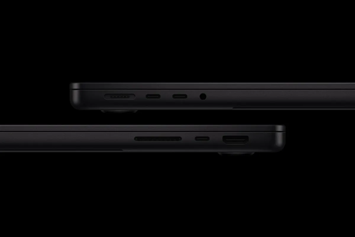 Connectique du MacBook Pro M6 montrant les ports disponibles sur les deux côtés du châssis
